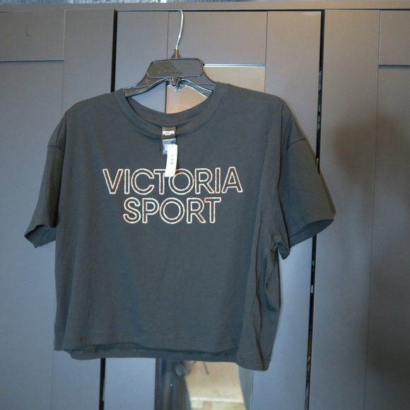 Victoria Sport Bling workout top - Picture 2 of 8